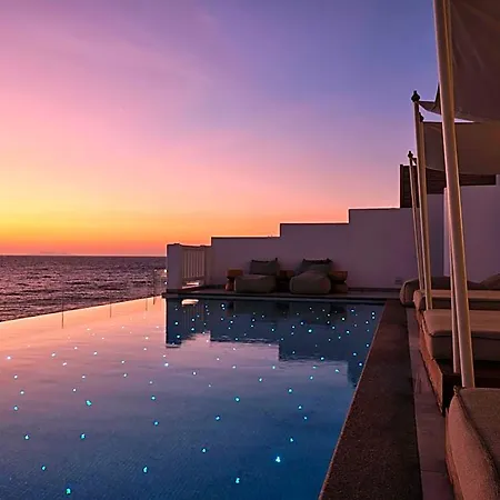 Icon Mykonos Otel 4*